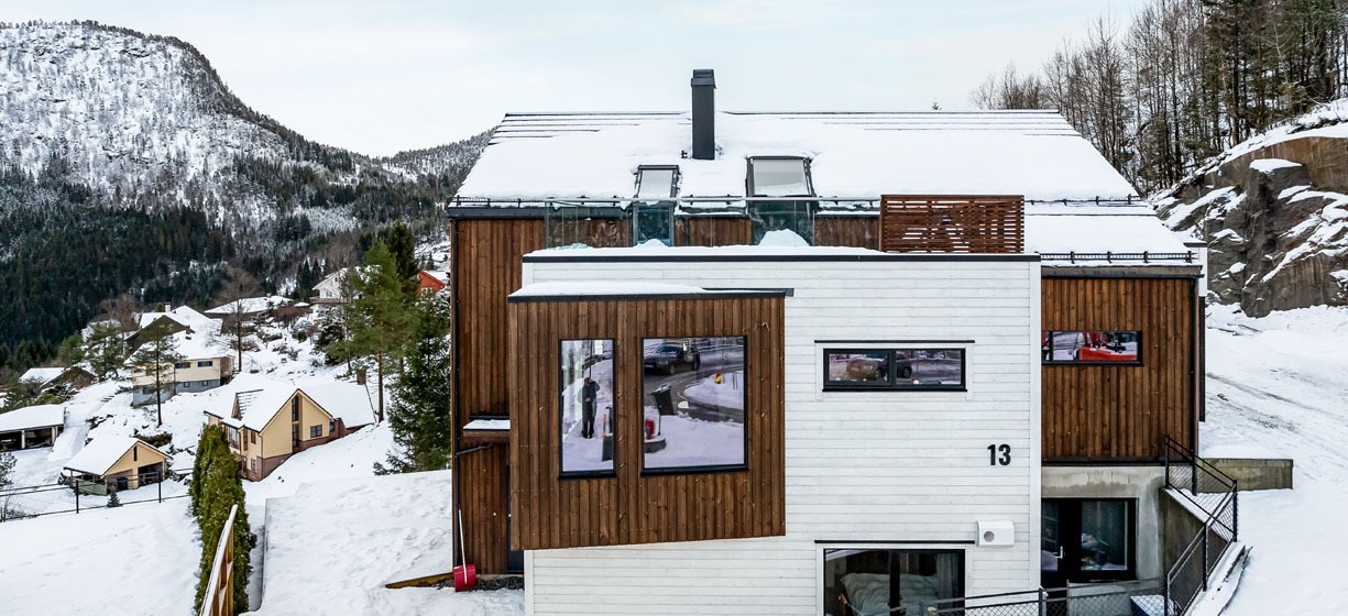 1225X560-saksa-fasade-vestlandshus-ny.jpg
